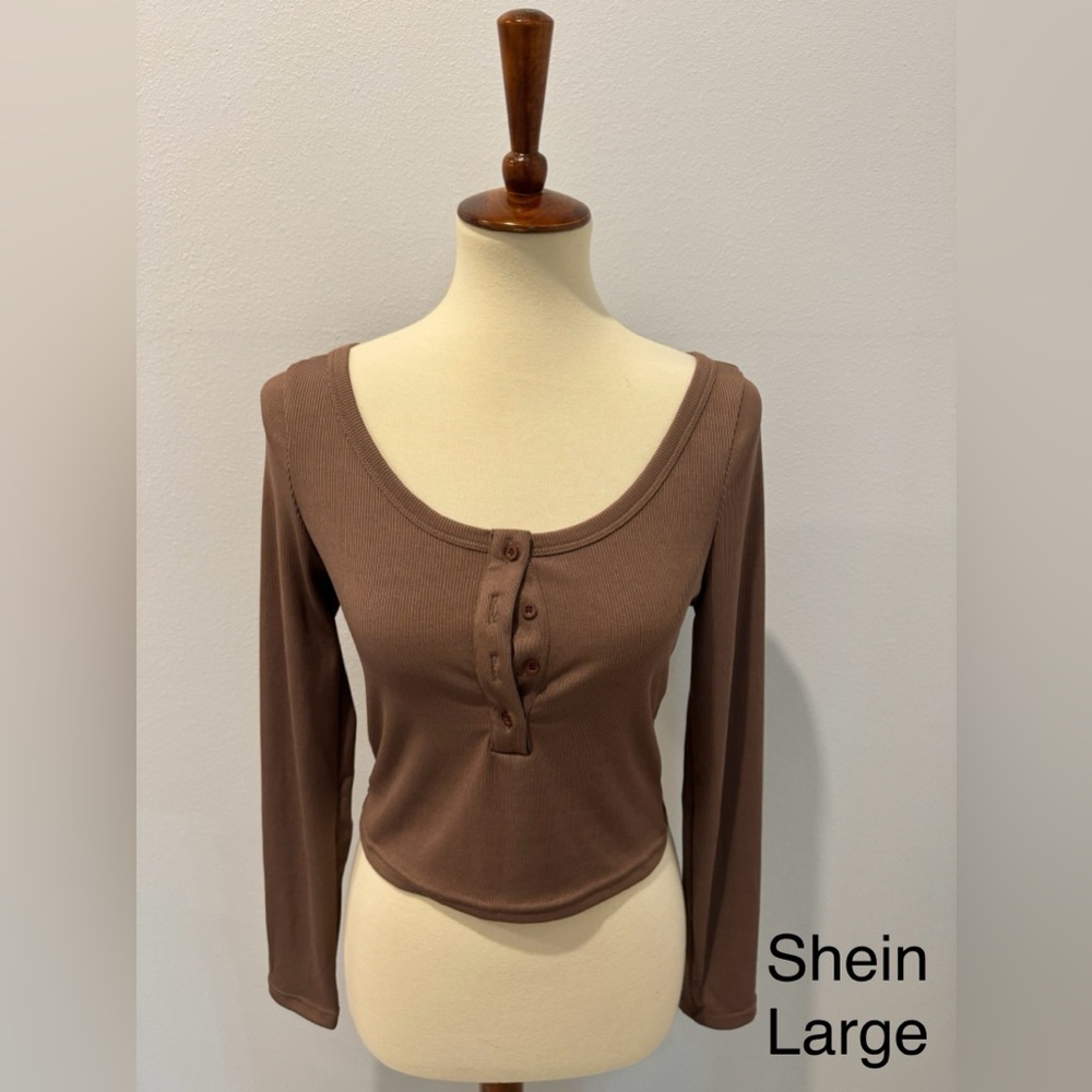 SHEIN Cocoa Buttoned Long Sleeve Tee